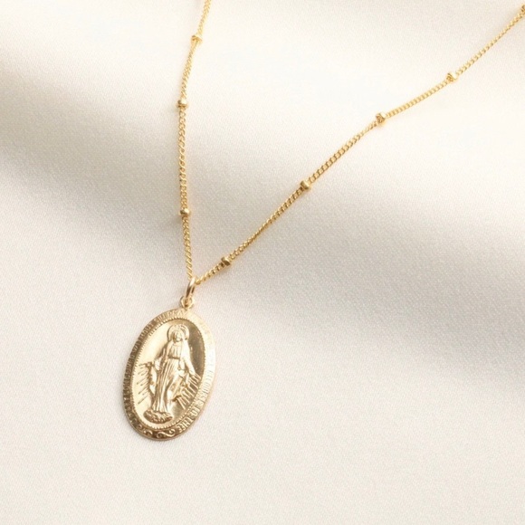 GP Virgin Mary Oval Necklace - Picture 2 of 4